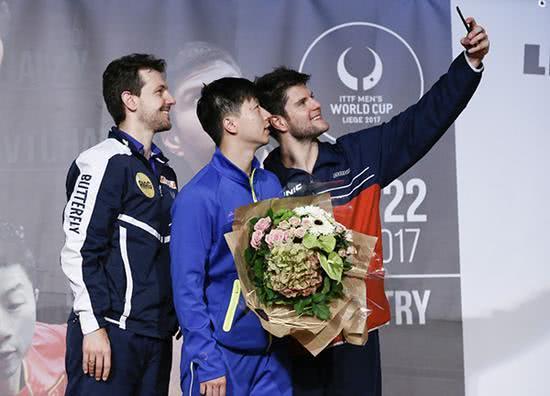 日本队完胜英格兰队，波尔关键制胜