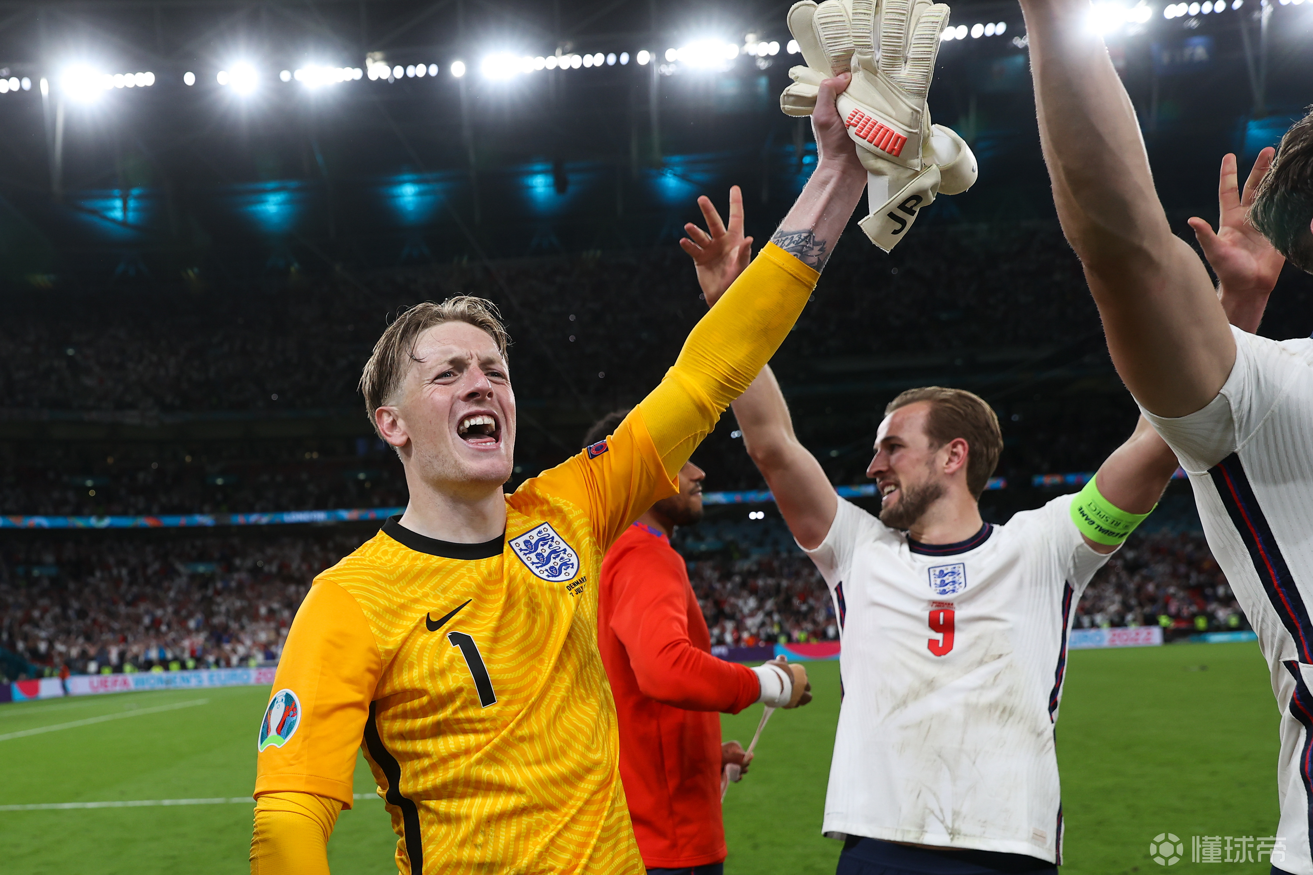 英格兰队逆转中国队，波尔关键制胜