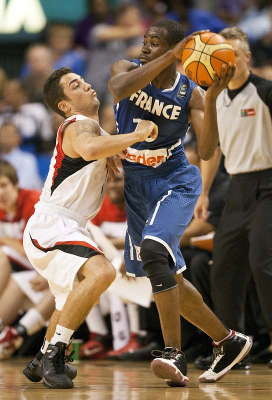 开云体育在线-西班牙男篮力克加拿大男篮，巴图姆完成帽子戏法